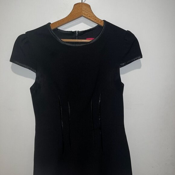 Betsey Johnson Black Cap Sleeve Sheath Dress Size 4 - Picture 3 of 10